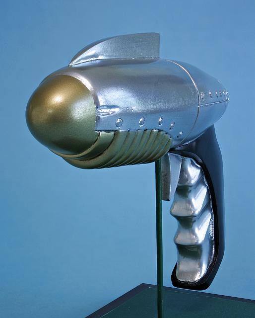 atomic pistol 05