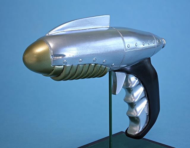 atomic pistol 06